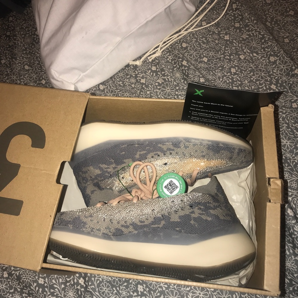 Yeezy Boost 380 Mist size 7 DS Deadstock